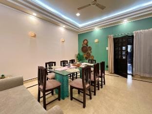 Vaayu Villa 3Bhk •Near Assi • BHU • 4500+ SQft Vacation rental in Varanasi