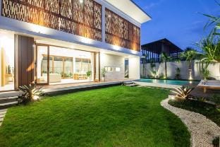 Laina Villa Canggu Free breakfast 1st Morning Vacation rental in North Kuta