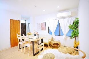 巨大ベットとボヘミアンアートで癒される|スカイツリー,浅草|駅徒歩2分 Vacation rental in Japan