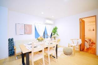 巨大ベットとボヘミアンアートで癒される|スカイツリー,浅草|駅徒歩2分 Vacation rental in Japan
