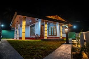 Moonshire Villa Kalutara Vacation rental in Wadduwa