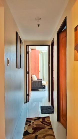 Luxurious Heights Connected to Eastwood Mall 75"TV Vacation rental in Pasig