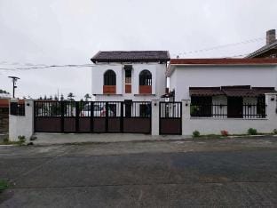Serenita Tagaytay House Three Vacation rental in Tagaytay
