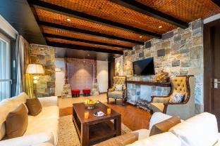 Shukrana Artistic 4BHK Luxury Retreat | Mall Road Vacation rental in Uttarakhand
