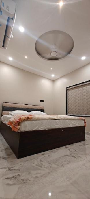 Nandi Niwas I Elegant Room I Luxury Stay Vacation rental in Varanasi