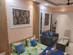Ally Studios VI Vacation rental in Noida