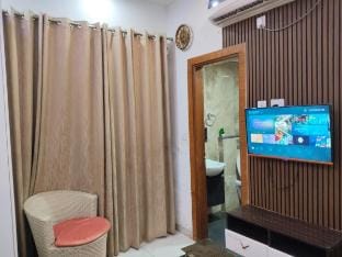 Ally Studios V Vacation rental in Noida