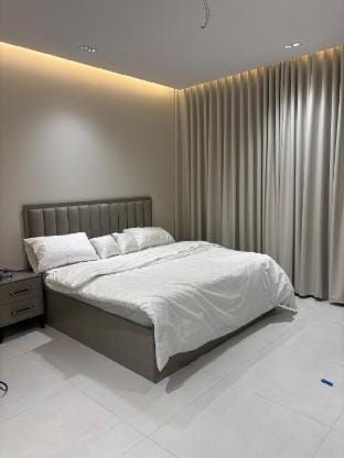 شقه ثلاث غرف وصاله ومطبخ فاخره 2 Vacation rental in Jeddah