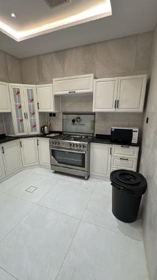 شقه ثلاث غرف وصاله ومطبخ فاخره Vacation rental in Jeddah