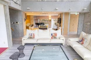 Urban View Villa/1日1組限定/丸々貸し切り/サウナ/ジャグジー/デザイナーズヴィラ Vacation rental in Naha