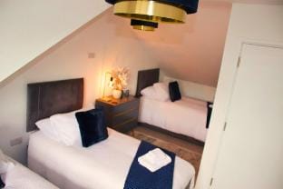 Lush 2- Bed Apartment| London Vacation rental in Watford