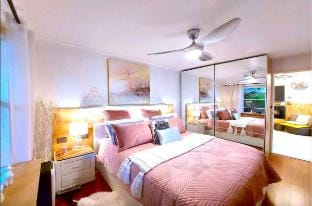 Modern Beach Home for Two! Walk to Ocean beach! Heart of Palm Beach! Vacation rental in Pittwater Council