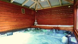 Adorable Home up to 10! Game Room! Billiard! Outdoor SPA! Palm Beach Centre! Walk to Ovean Beach! Vacation rental in Pittwater Council