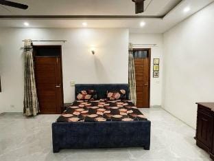 Black pearl Villa panchkula sector 28 Vacation rental in Punjab, India