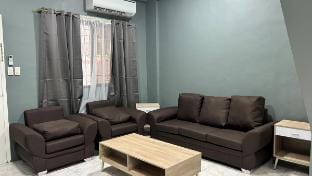Axon Cozy Modern Home #E Near The Walking Street Vacation rental in Angeles