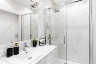 Golden Apartments Warsaw- Mennica Residence#171 Vacation rental in Warsaw