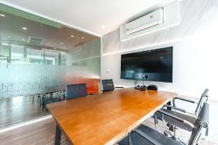 Work, Play & Stay|City 1BR Condo + Pool&Gym C261 Vacation rental in Kathu