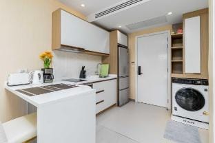 Work, Play & Stay|City 1BR Condo + Pool&Gym C261 Vacation rental in Kathu