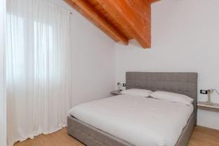 Classic two-room apartment a6 Vacation rental in Sesto San Giovanni