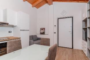 Classic two-room apartment a5 Vacation rental in Sesto San Giovanni