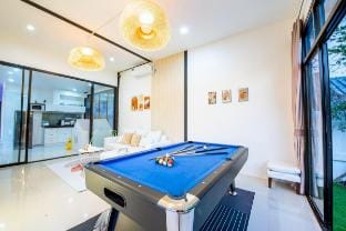 Emery Pool Villa: เอมเมอรี่พูลวิลล่า Vacation rental in Pattaya City