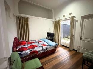 SR7 Vacation Home near Alun Alun Kota Batu Vacation rental in Batu
