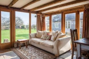 Wonderland Party Retreat Vacation rental in Horsham District