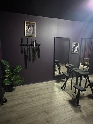 A discreet  elegant play space for couples Vacation rental in Crawley
