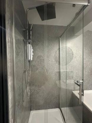 A discreet  elegant play space for couples Vacation rental in Crawley