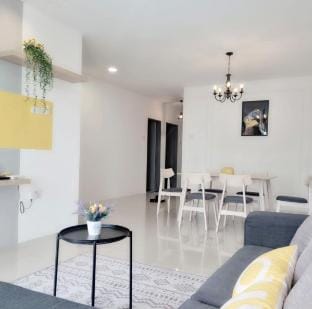 B3SuperbPoolView@Waterpark Manhattan 2Parking Vacation rental in Ipoh
