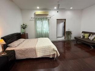 5 Minutes from Airport- Farmify –Peaceful Farmstay Farm Stay in Gurugram