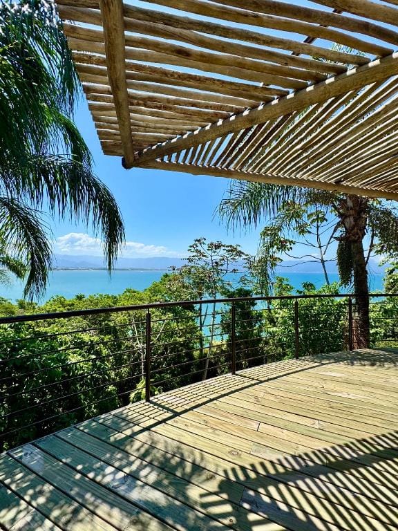 Casa Península Galeria Hotel in São Sebastião