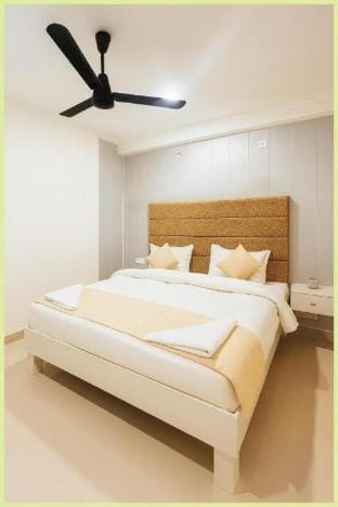 Goroomgo Hariaksh HomeStay Varanasi Vacation rental in Varanasi