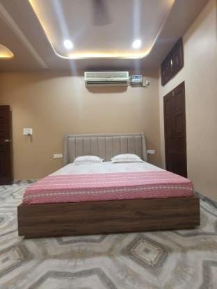 Manu Home Stay Vacation rental in Uttar Pradesh