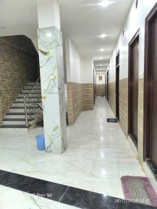 3 Star ⭐ Hotel Manohar Dham  Vacation rental in Uttar Pradesh