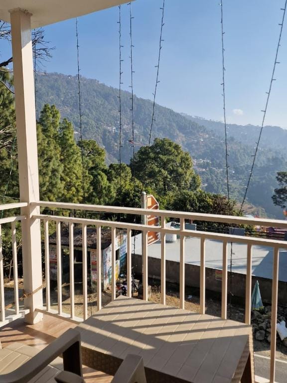 Lansdowne 12 Gaur Home Stay Hotel in Uttarakhand