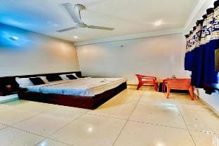 Aparna Palace Ayodhya Hotel in Uttar Pradesh
