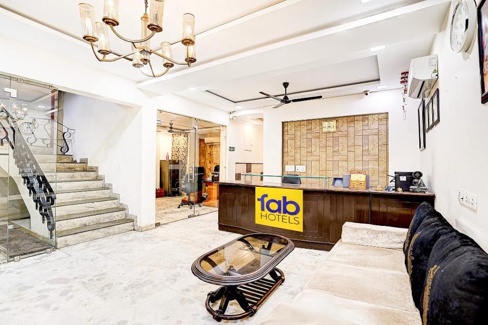 FabHotel Comfort Stay I - 700 M From Metro Multispeciality Hospital Hotel in Noida