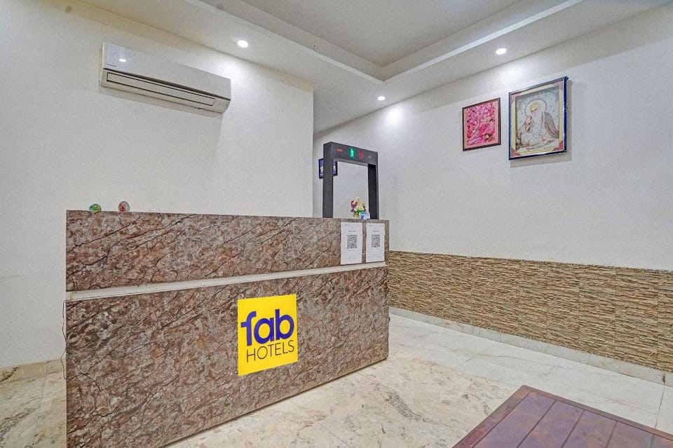 FabHotel Dilnoor Stay Hotel in New Delhi