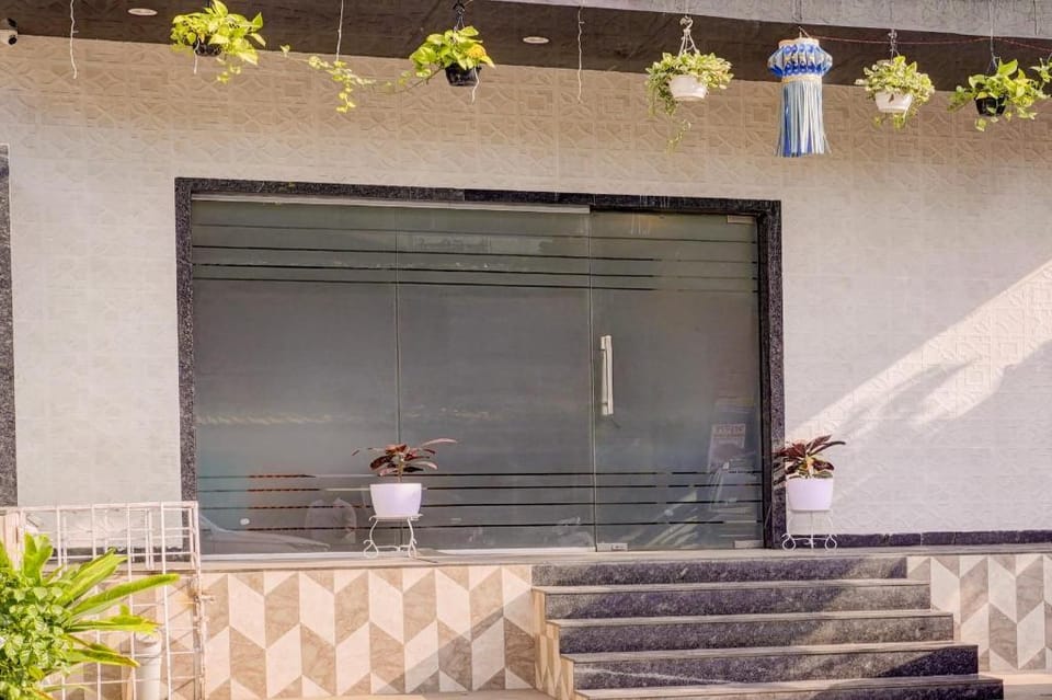 Townhouse Inorbit Mall Mumbai Formerly Stayzi Inn Hotel in Maharashtra
