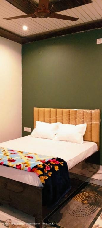 Hotel DLA Rooms and Restaurant Hotel in Uttar Pradesh