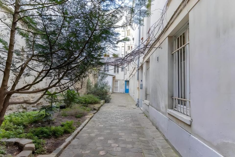 Chic apartment AC - 1BDR/4P - Menilmontant Hotel in Paris