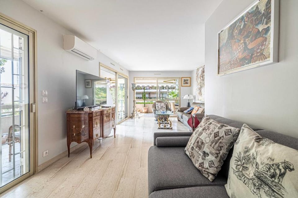 Apt with A/C and balcony - 1bdr/4P - Cannes/ beach Hotel in Cannes