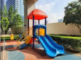 BGC Spacious 1BR Loft Uptown Apartment hotel in Makati