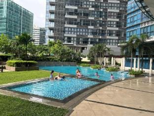 BGC Spacious 1BR Loft Uptown Apartment hotel in Makati