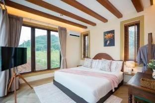 Olive Hill Pool Villa Khaoyai Villa in Thailand