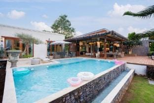 Olive Hill Pool Villa Khaoyai Villa in Thailand