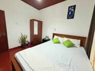  Coastal Cloud Room 01 - Beach 1 min by walk Villa in Southern Province