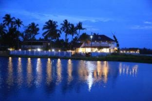 3 BHK PRIVATE POOL VILLA BY KINGS HOLIDAYS  Villa in Vypin
