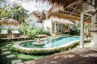 Ubud Tropical Paradise - Villa Bambu Blue Villa in Abiansemal